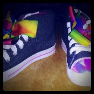 Girl tennis shoes